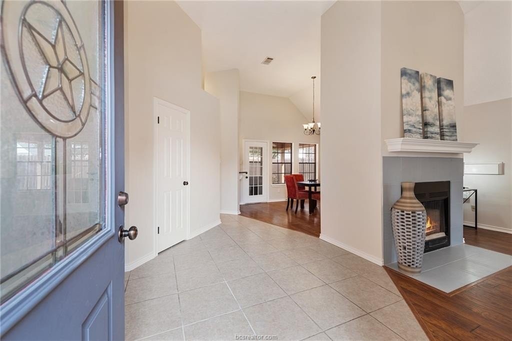 4505 Kensington Rd - Photo 4 of 37