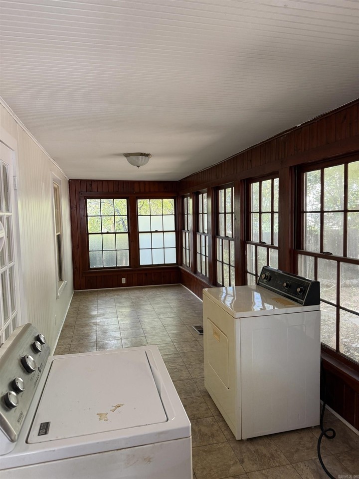 120 South St - Photo 2 of 18