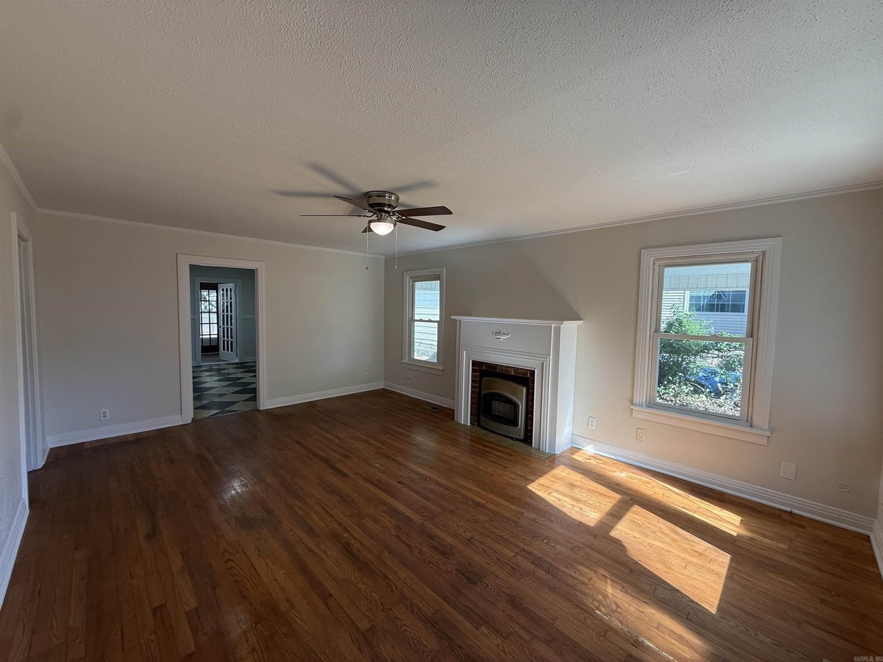 120 South St - Photo 3 of 18