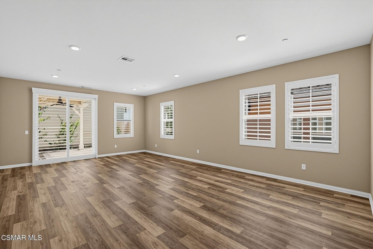 27470 Poppy Ct - Photo 5 of 41