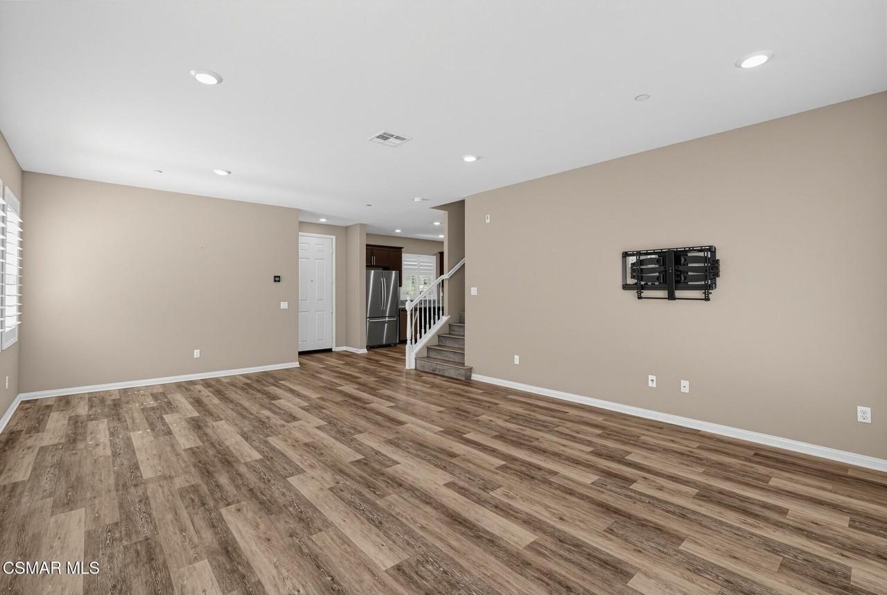 27470 Poppy Ct - Photo 7 of 41