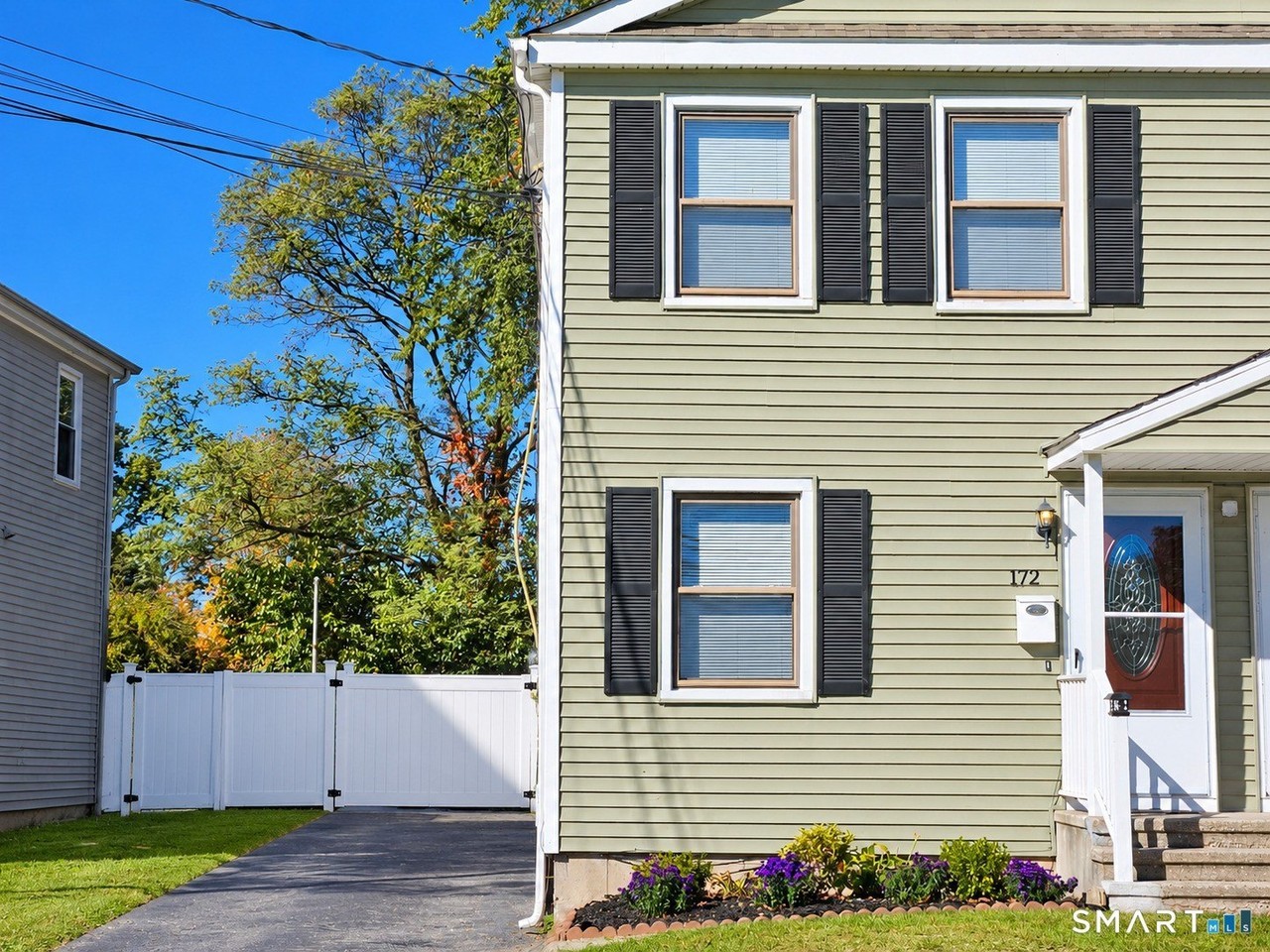 172 Stonybrook Rd - Photo 2 of 23