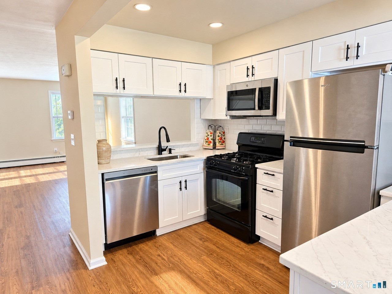 172 Stonybrook Rd - Photo 7 of 23