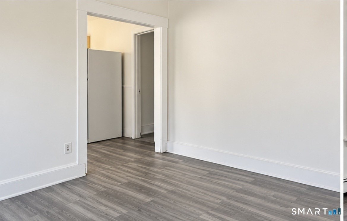 2086 E Main St - Photo 4 of 5