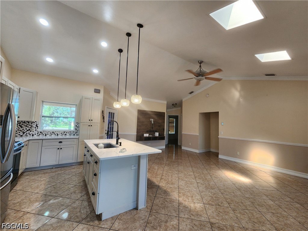 17165 Johnston Dr - Photo 2 of 11