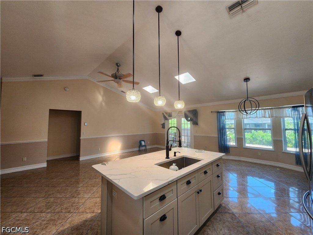 17165 Johnston Dr - Photo 3 of 11