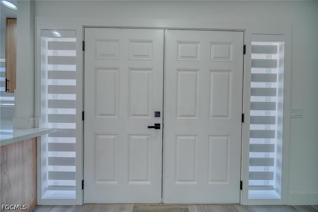 5150 York Ct - Photo 4 of 43