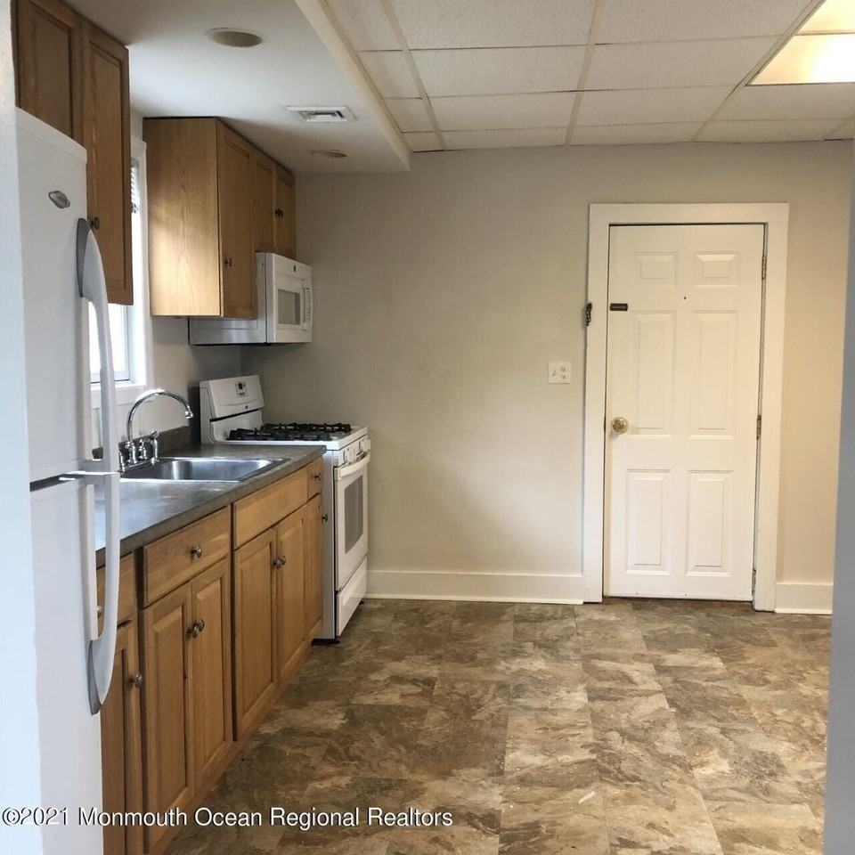 497 Sycamore Ave - Photo 7 of 25