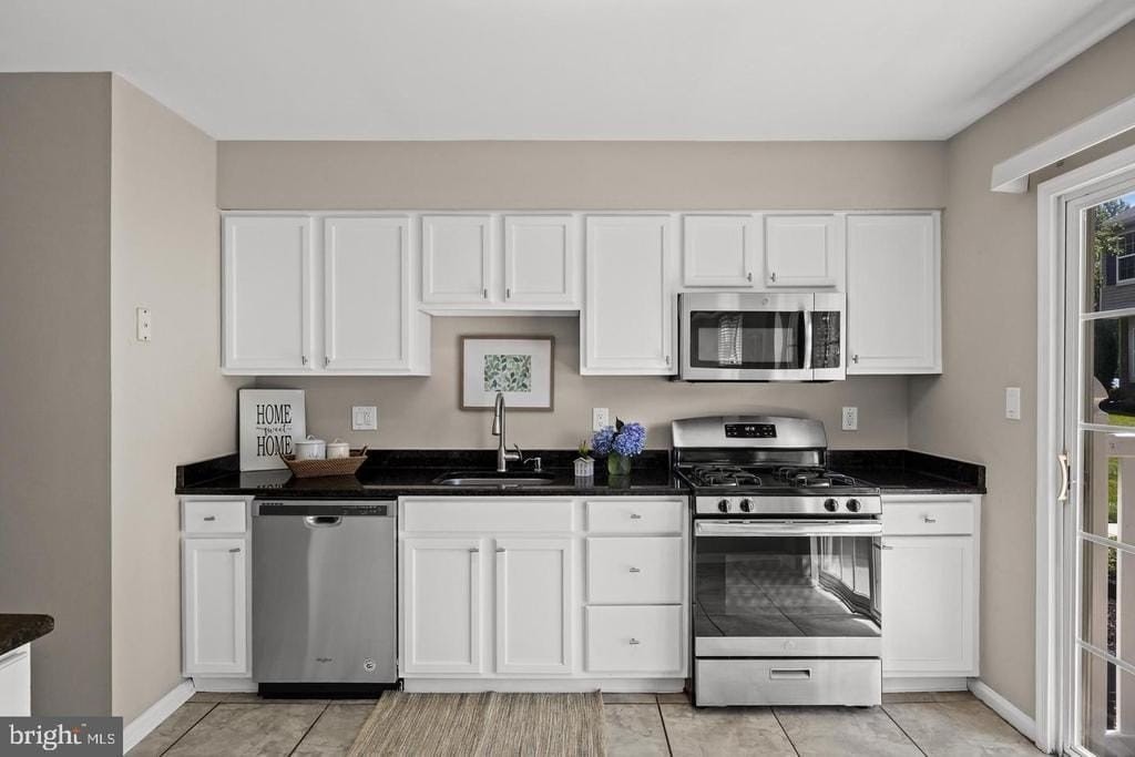 2301 Gramercy Way - Photo 4 of 14