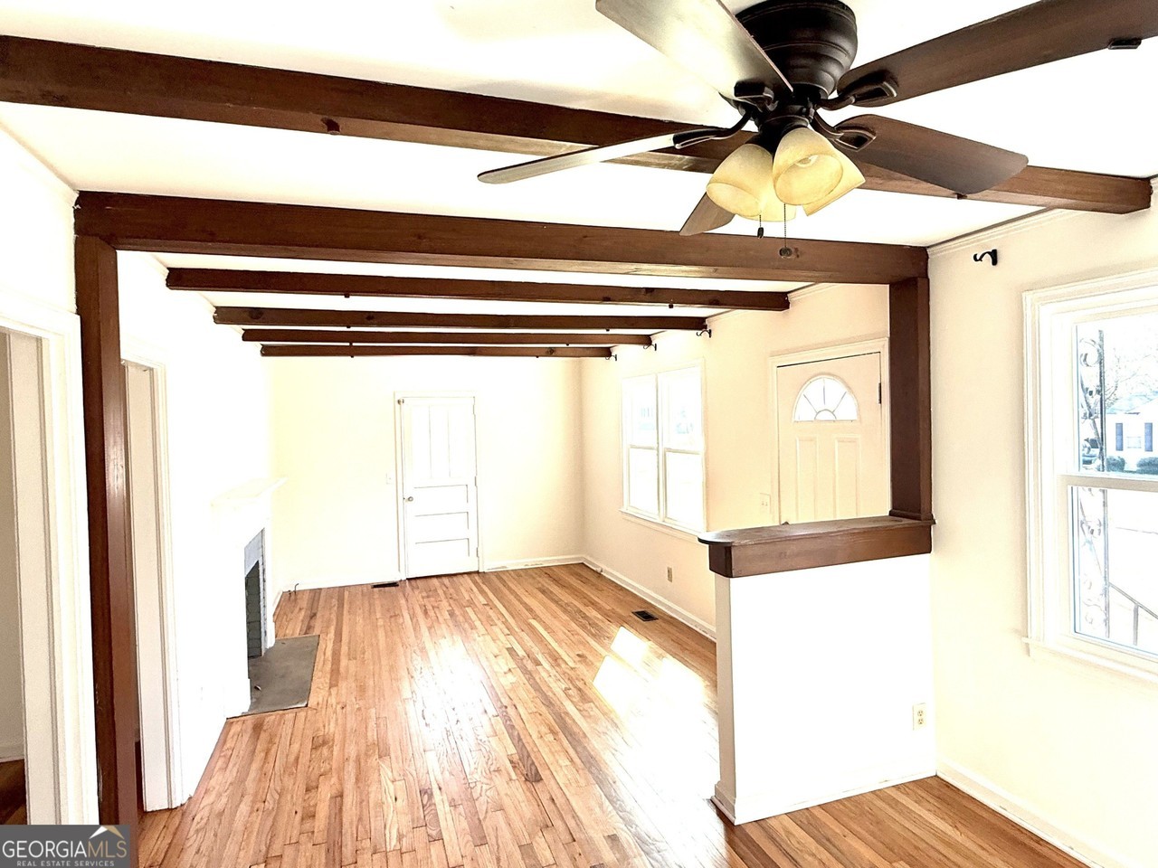110 Elm Dr - Photo 2 of 12