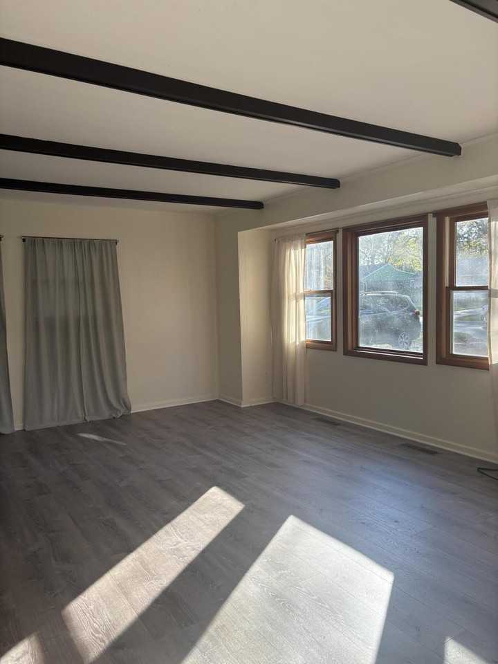 2565 Carmel St - Photo 4 of 16