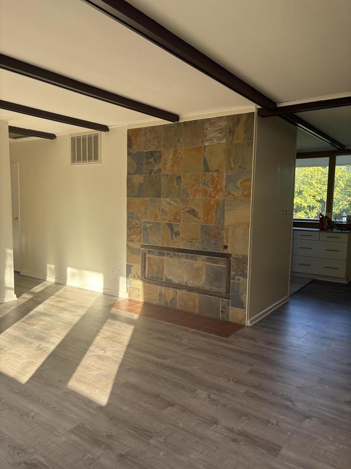 2565 Carmel St - Photo 5 of 16