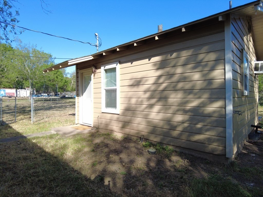 723 Quinlan St - Photo 2 of 13