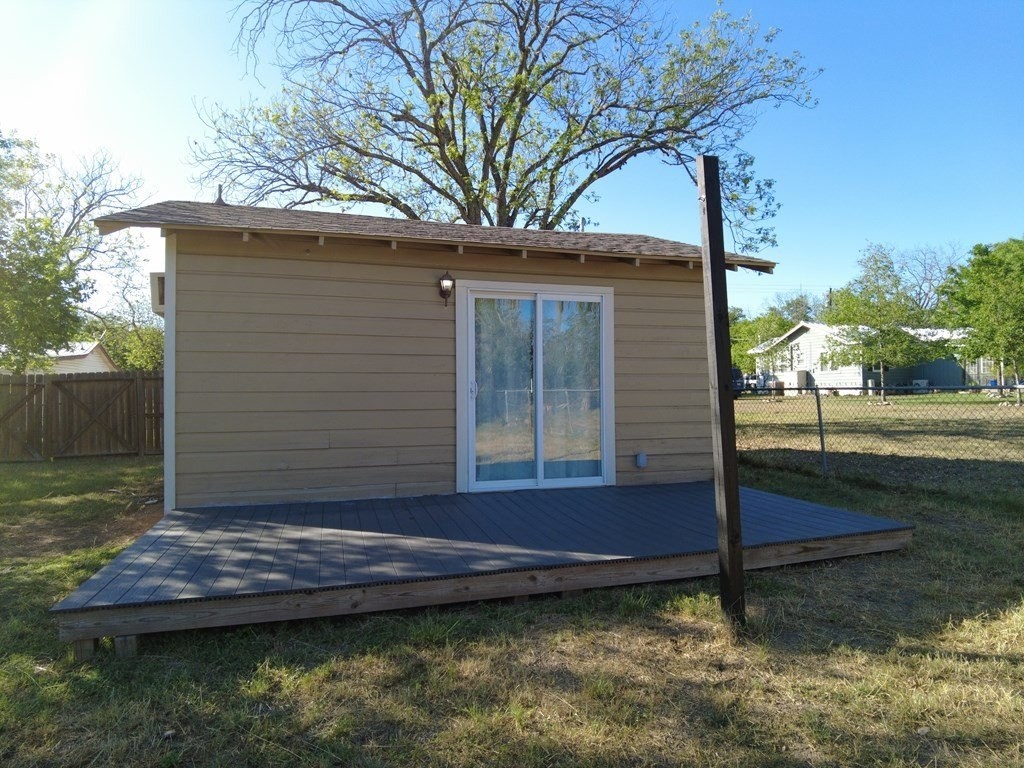 723 Quinlan St - Photo 4 of 13