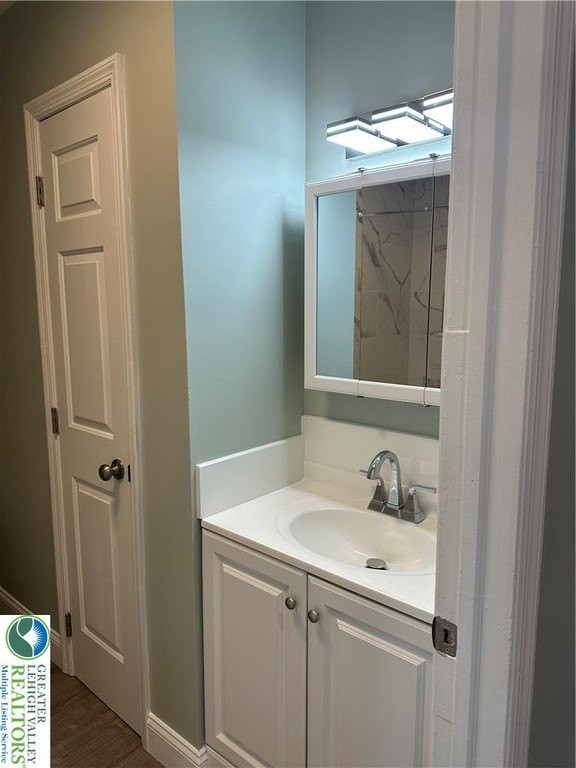 418 Mckeen St #4 - Photo 5 of 8