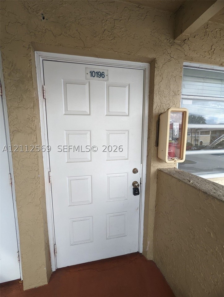 10196 Twin Lakes Dr #14E - Photo 4 of 28