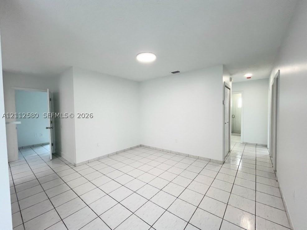 27 Nw 51st Ave #27 - Photo 3 of 18