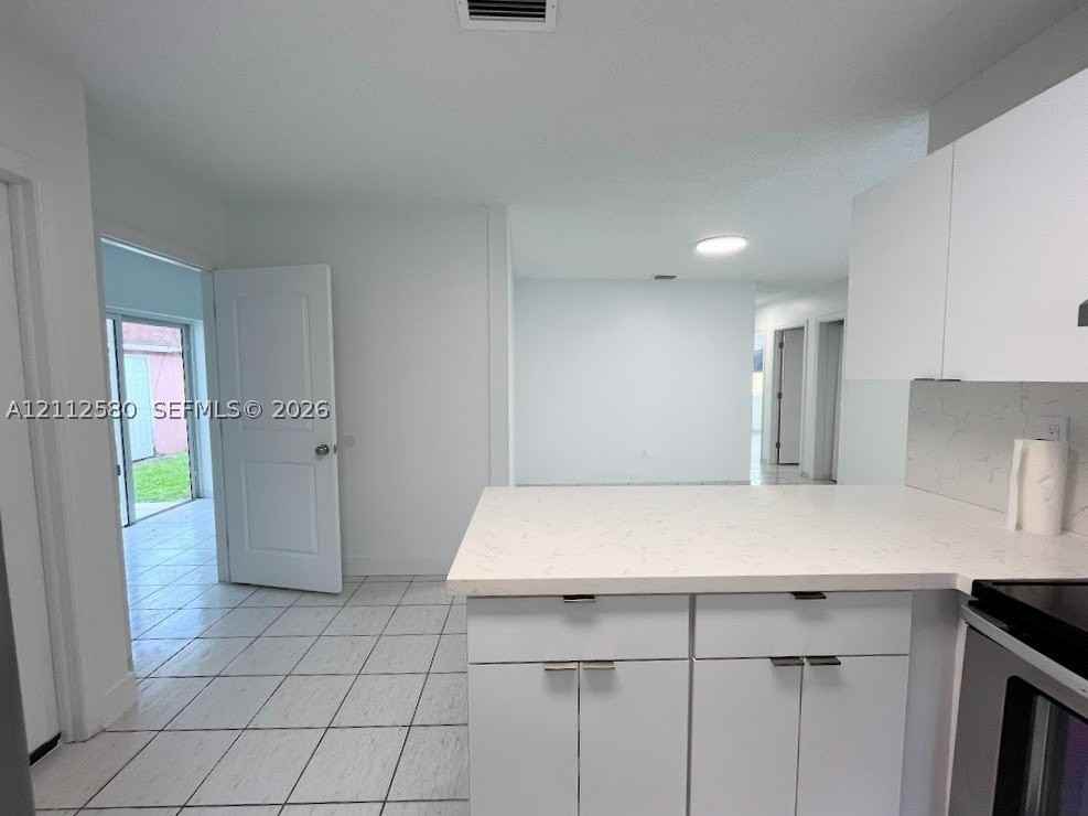 27 Nw 51st Ave #27 - Photo 5 of 18