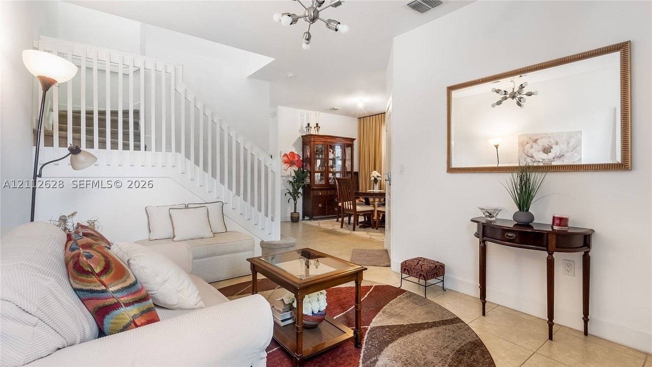 4445 Nw 48th Ter - Photo 5 of 19