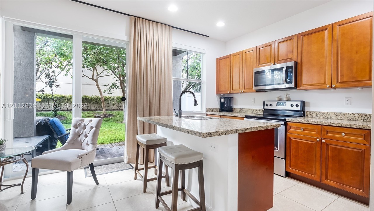 4445 Nw 48th Ter - Photo 7 of 19