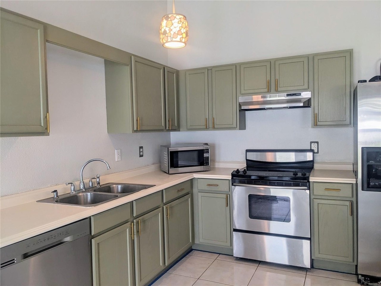 812 37th Ave S - Photo 5 of 15