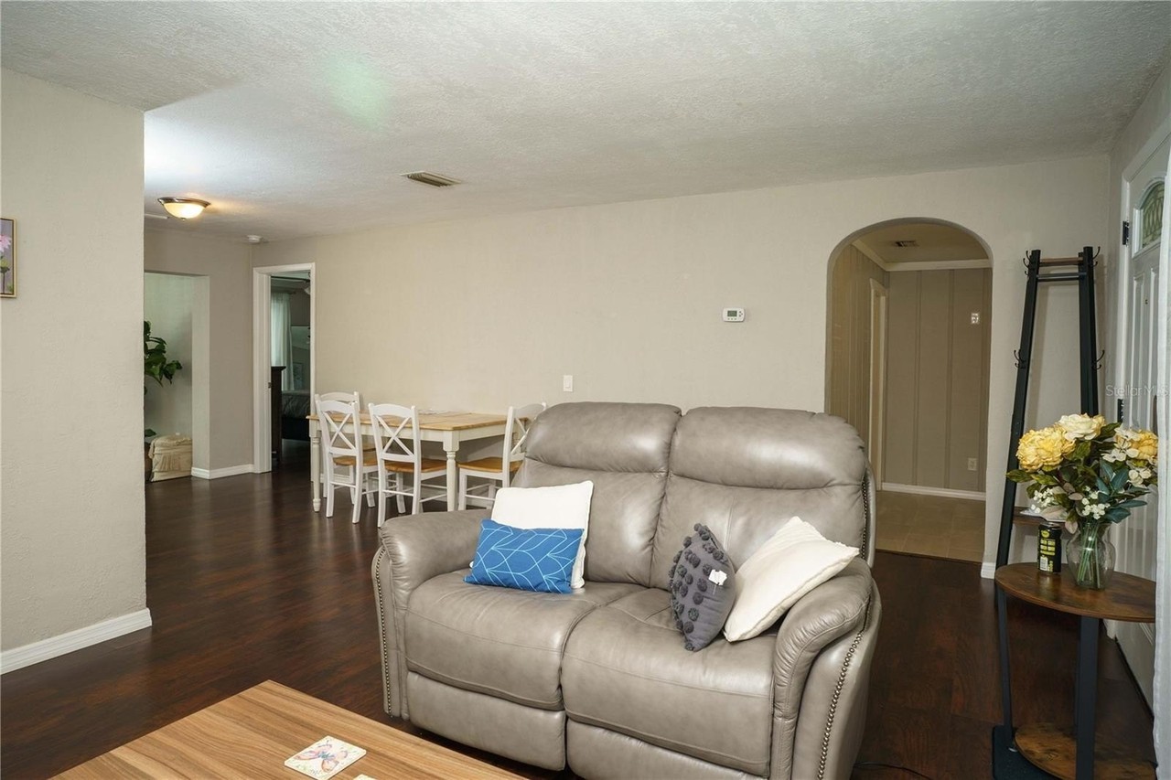 1759 Thames St - Photo 4 of 15