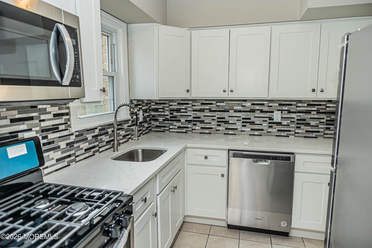 18 Windsor Ter - Photo 5 of 41