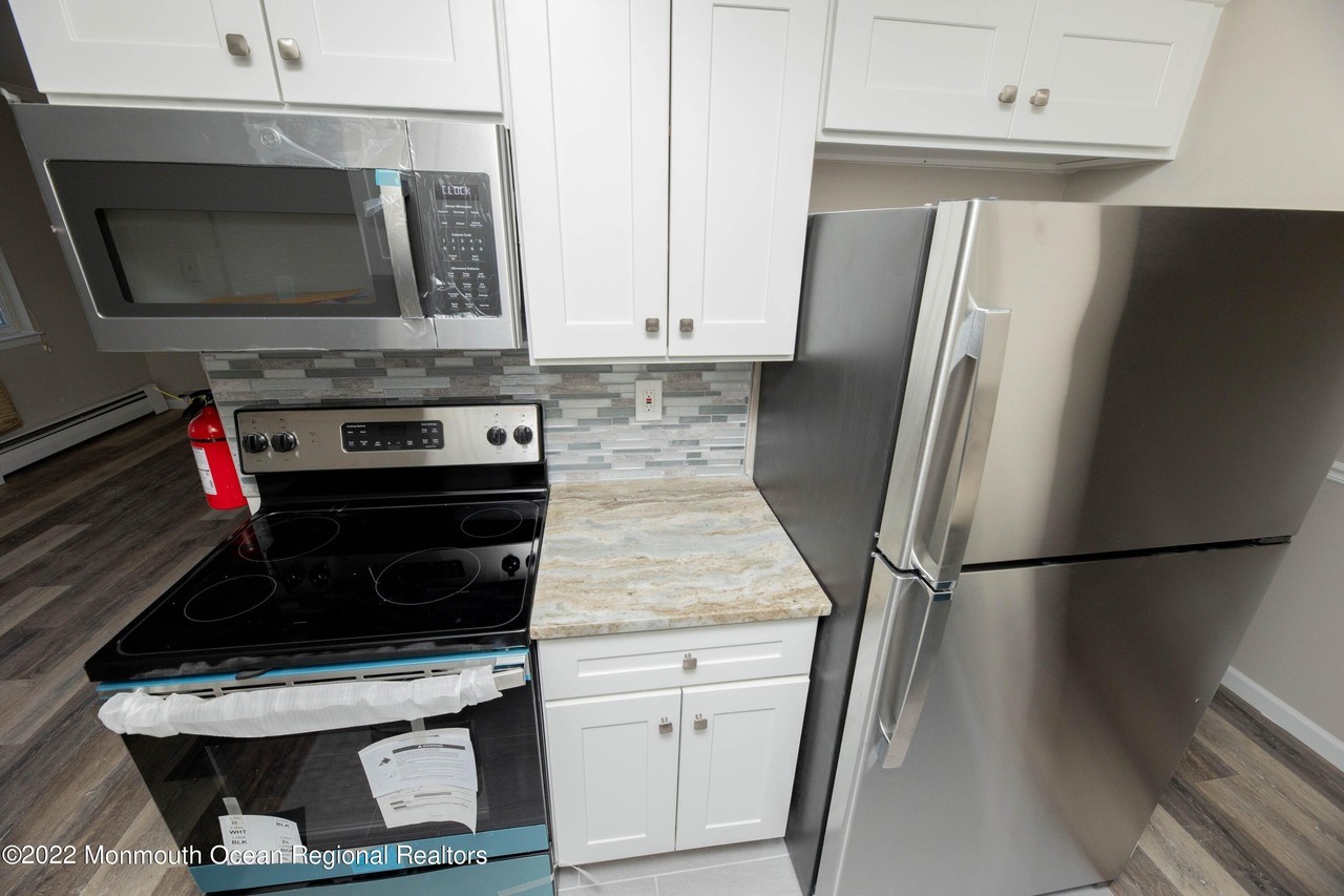 110 Stonehurst Blvd #H - Photo 6 of 47