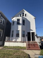 featured image of 14 Portland Ave #1