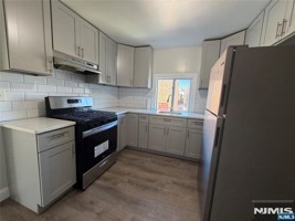 featured image of 48 Hadley Ave