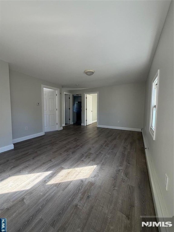48 Hadley Ave - Photo 4 of 11