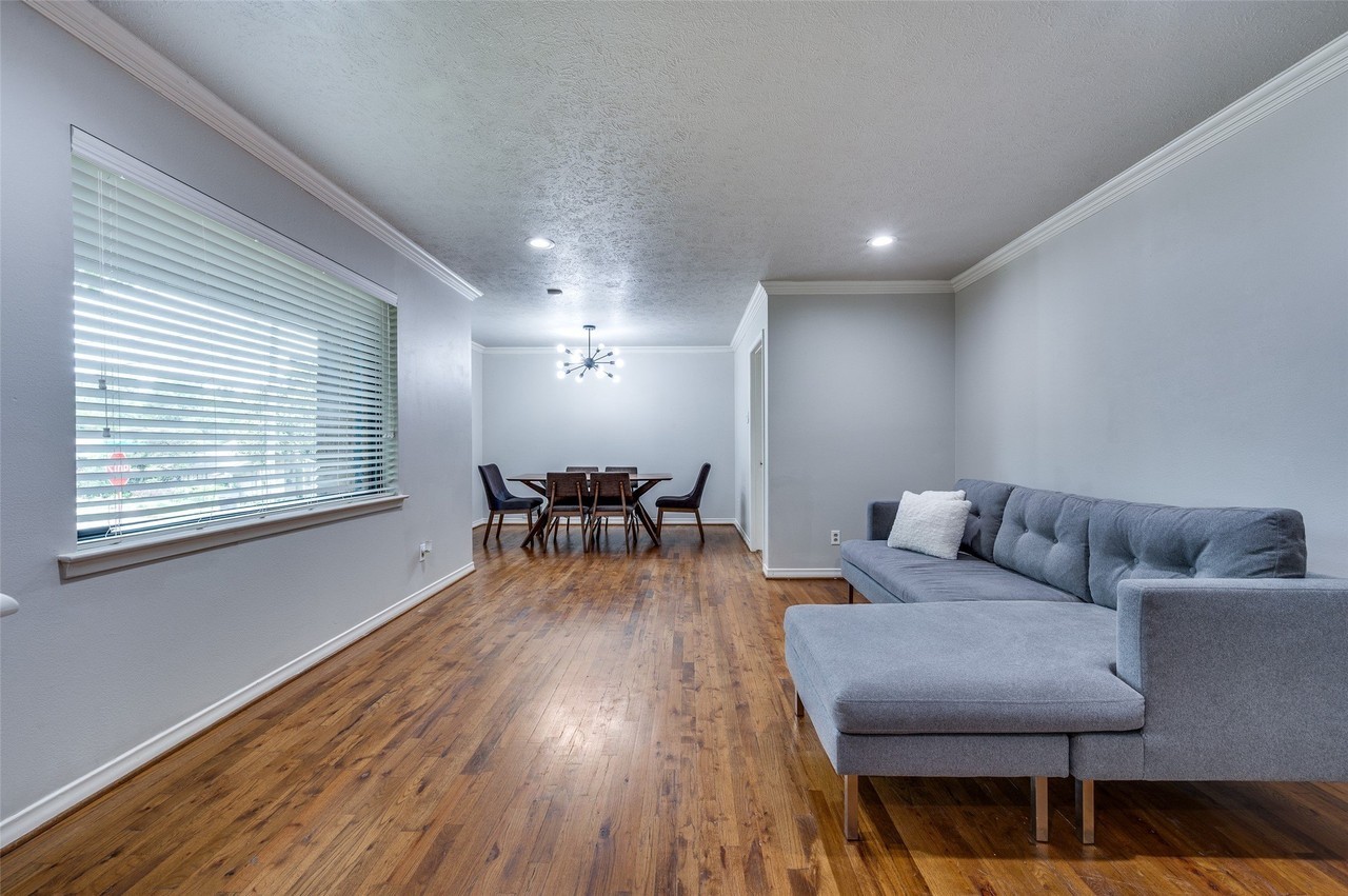 8305 Londonderry Ln - Photo 5 of 12