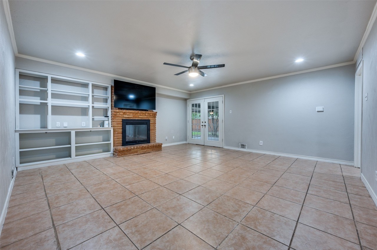 8305 Londonderry Ln - Photo 6 of 12