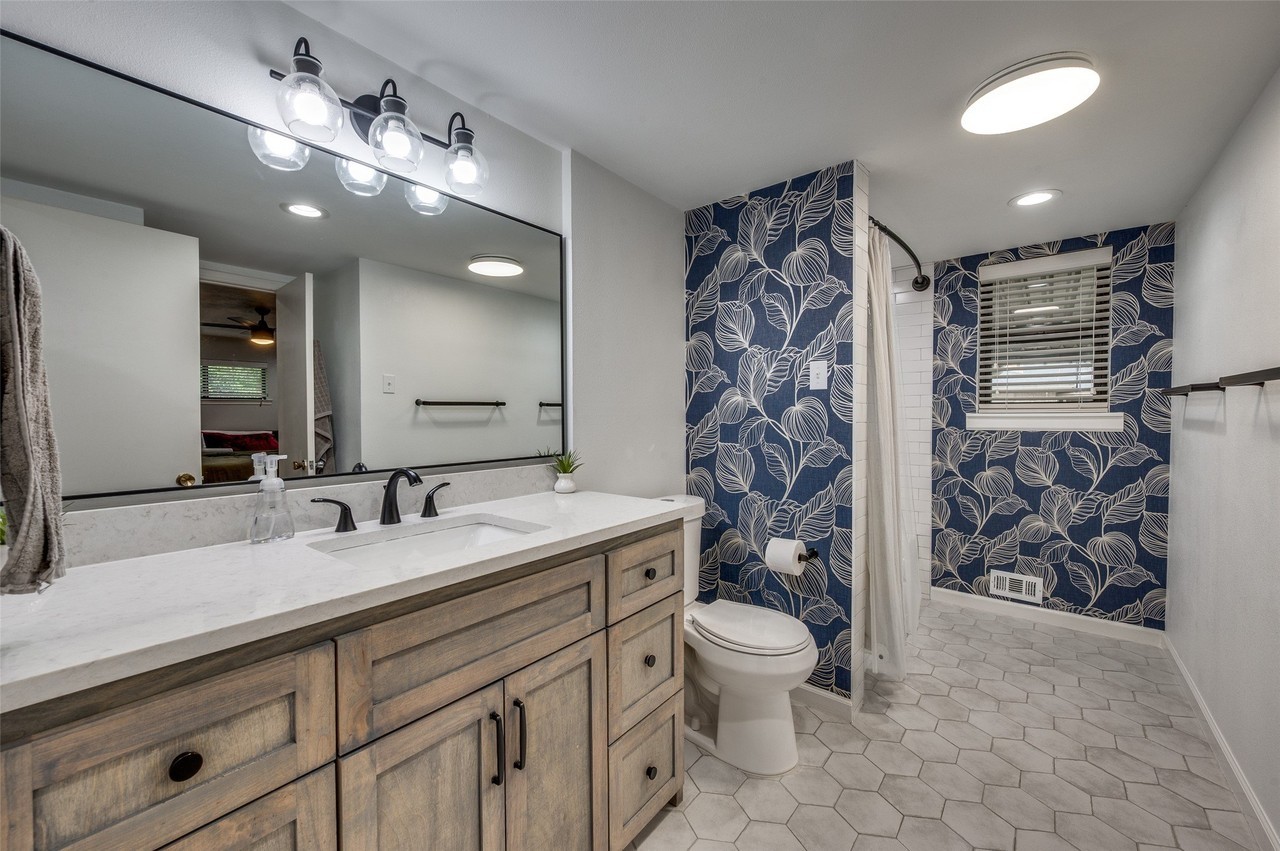 8305 Londonderry Ln - Photo 7 of 12