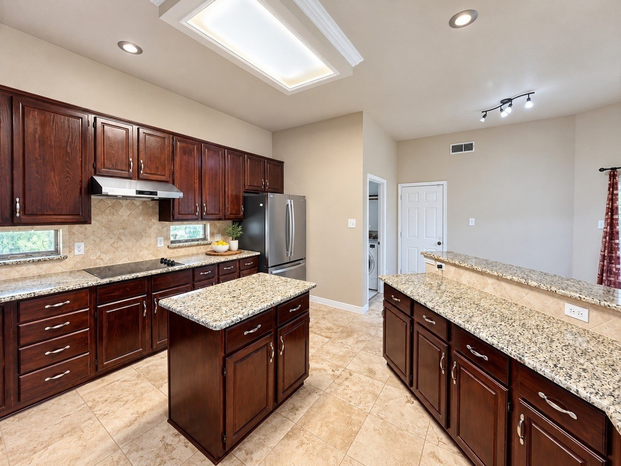 311 Cordova Dr - Photo 6 of 21