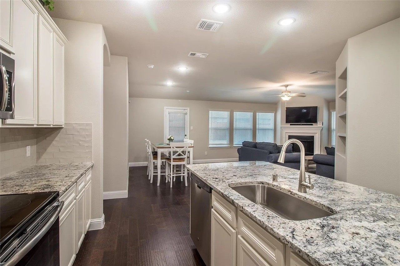 1214 Erika Ln - Photo 5 of 11
