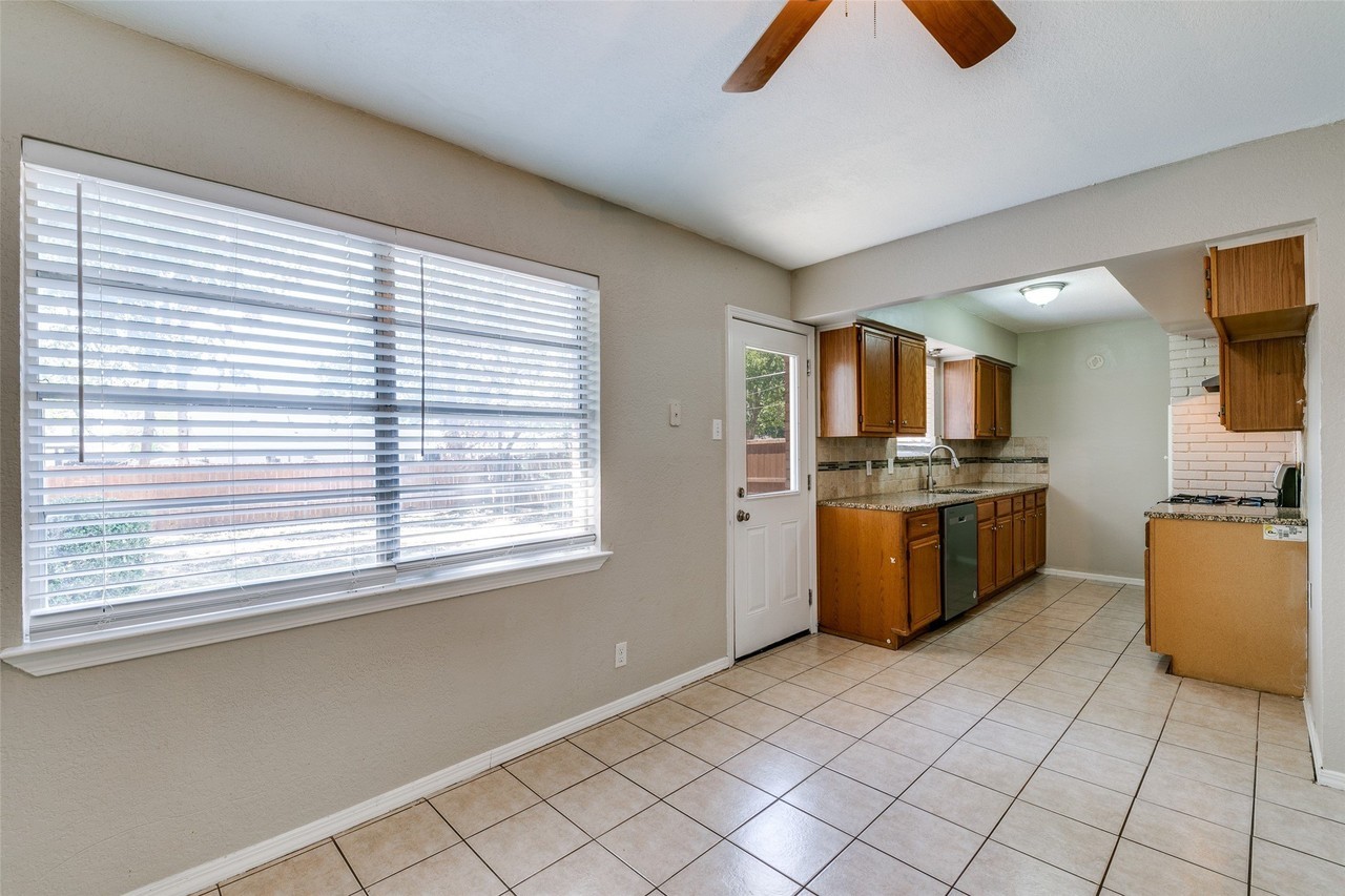 519 Salem Dr - Photo 4 of 12