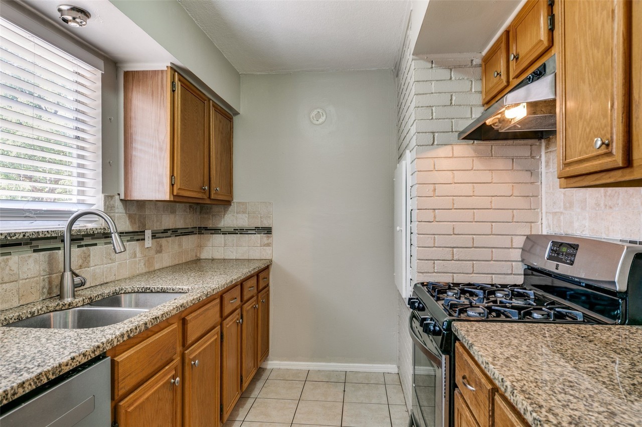 519 Salem Dr - Photo 6 of 12