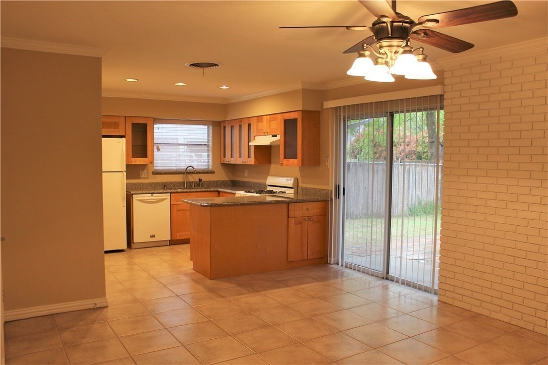908 Wateka Way - Photo 3 of 9