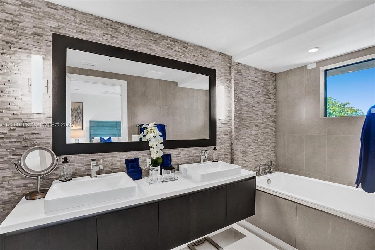 3040 N Ocean Blvd #103 - Photo 4 of 8