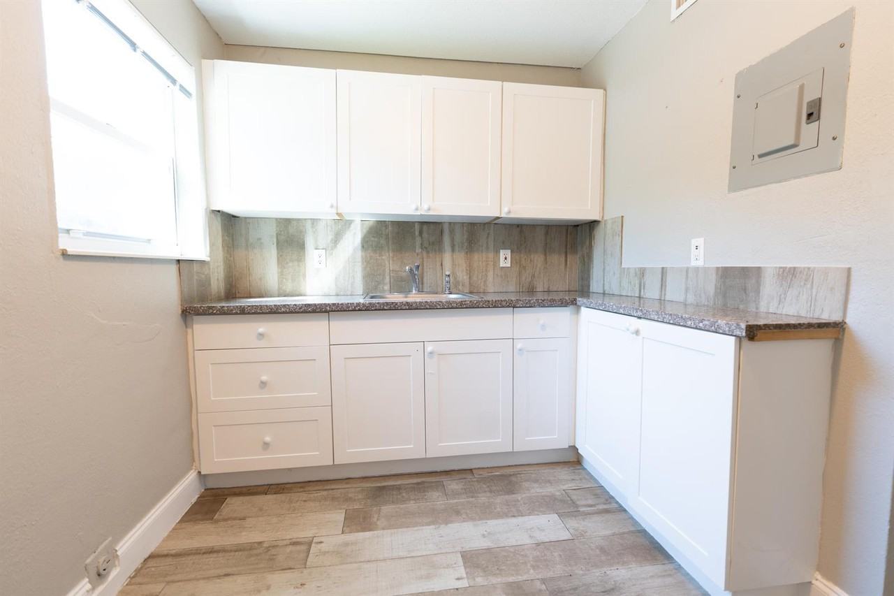 3392 2nd Ave N - Photo 4 of 8