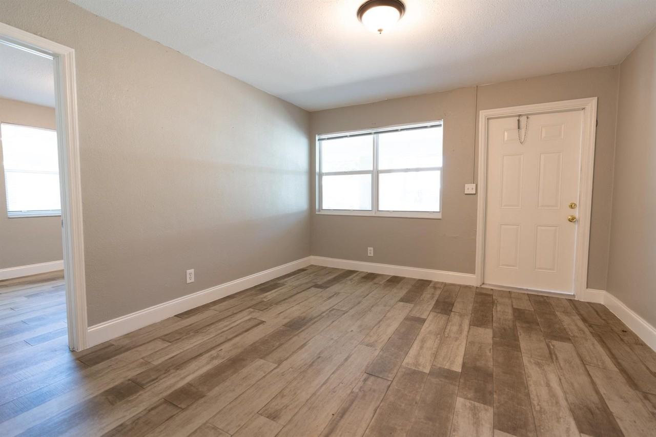 3392 2nd Ave N - Photo 5 of 8