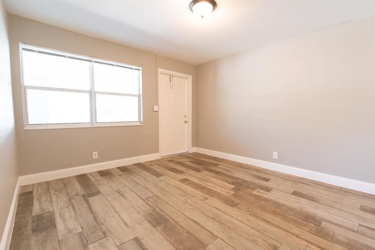 3392 2nd Ave N - Photo 7 of 8