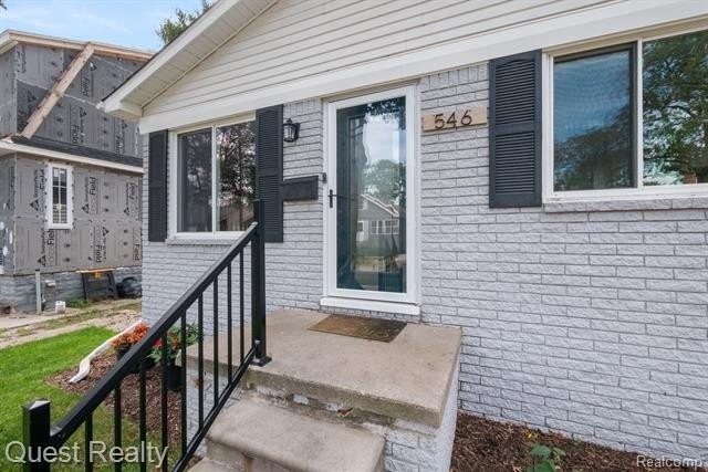 546 E Drayton St - Photo 2 of 30