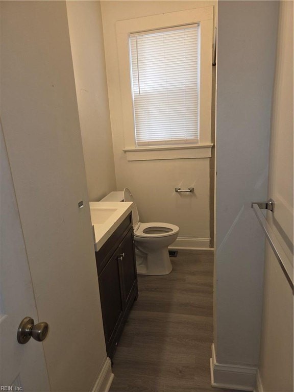 327 W 36th St #A - Photo 4 of 7