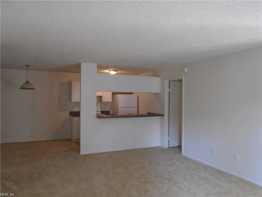 553 Pier Ct - Photo 4 of 7