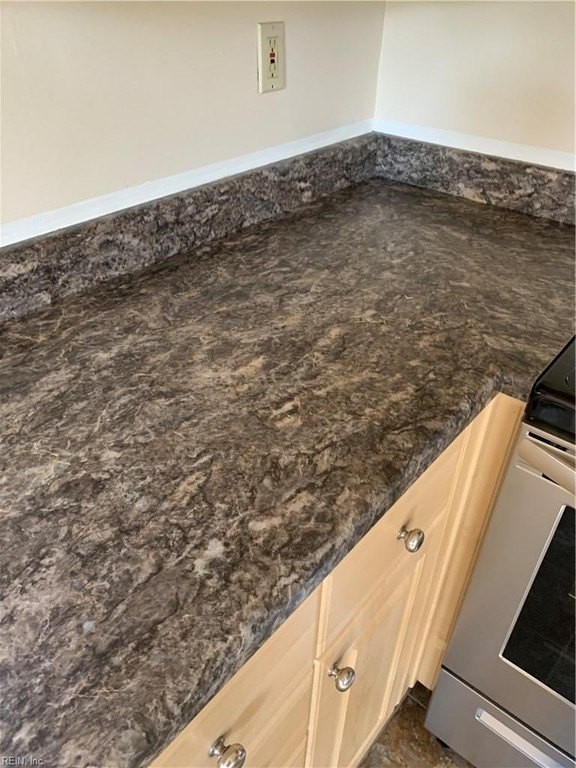 2501 Cannes Ct - Photo 5 of 38