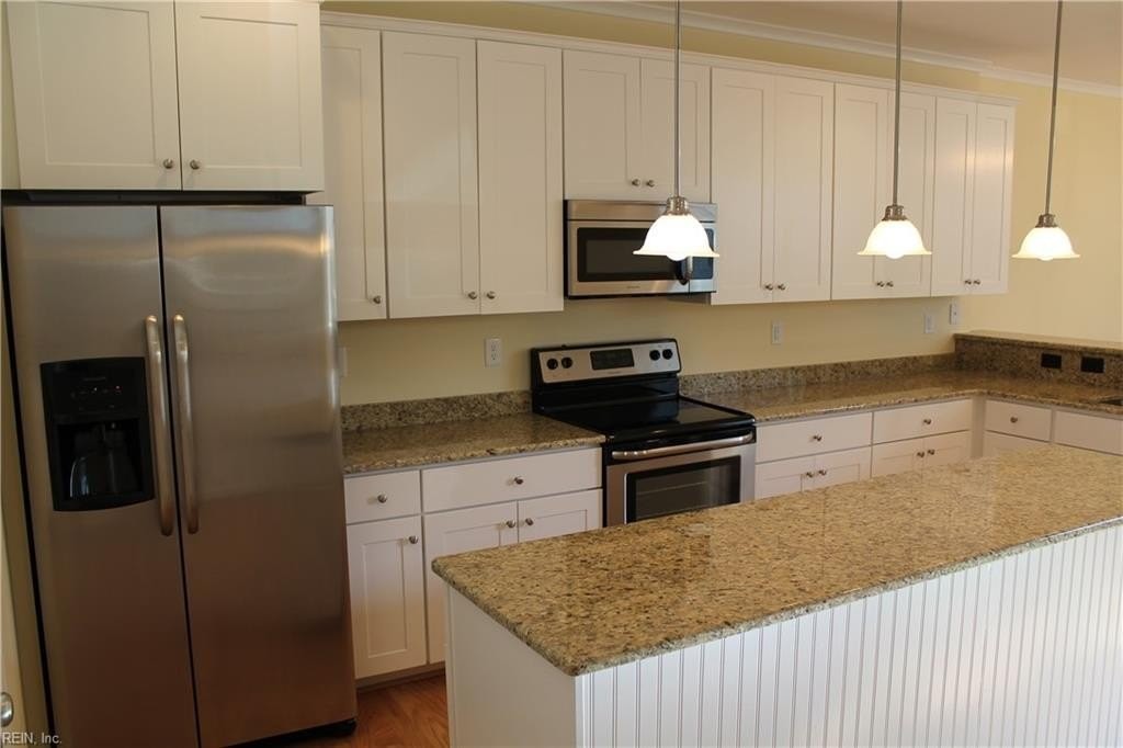 418 25th St - Photo 3 of 27