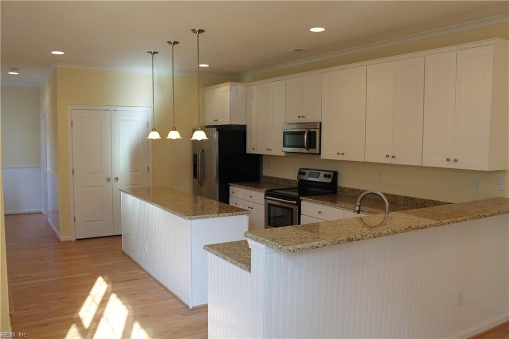 418 25th St - Photo 5 of 27