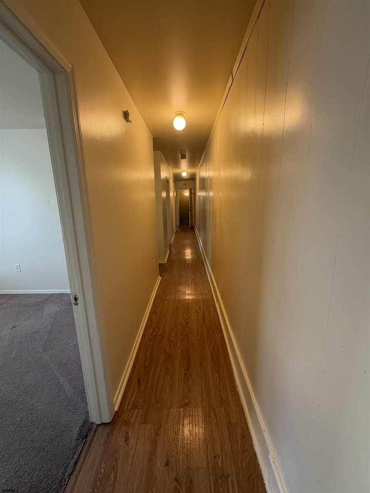 509 Adriatic Ave #B - Photo 5 of 12